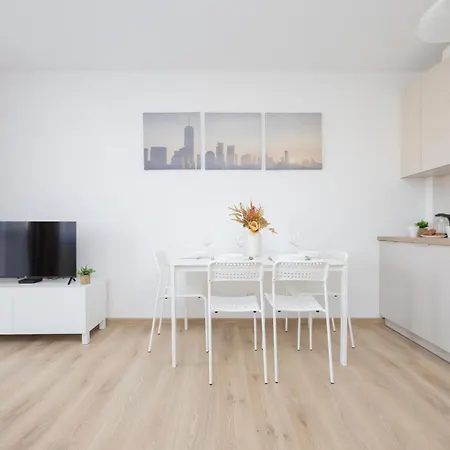 Pileckiego With Parking & Balcony By Renters Апартаменты Варшава