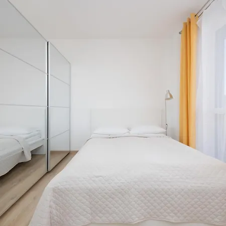 Pileckiego With Parking & Balcony By Renters Апартаменты Варшава
