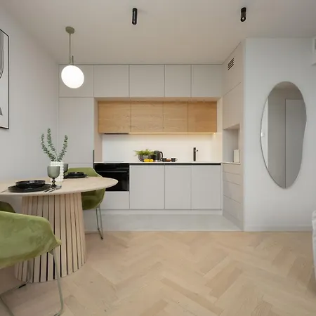Pileckiego With Parking & Balcony By Renters Варшава