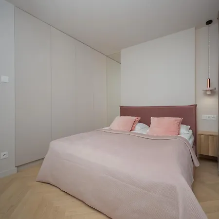 Pileckiego With Parking & Balcony By Renters Апартаменты *