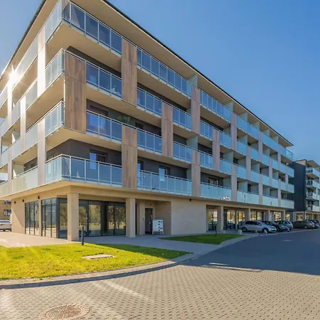Pileckiego With Parking & Balcony By Renters Warschau