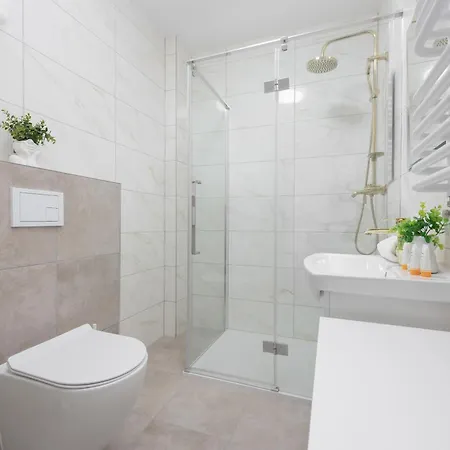 Pileckiego With Parking & Balcony By Renters Apartment *