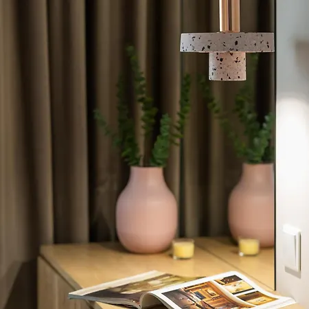 Pileckiego With Parking & Balcony By Renters 公寓