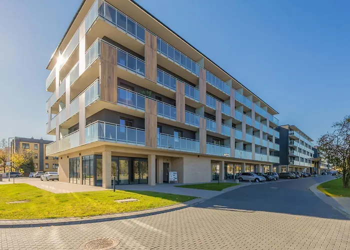 Pileckiego With Parking & Balcony By Renters وارسو