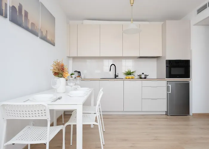 Pileckiego With Parking & Balcony By Renters