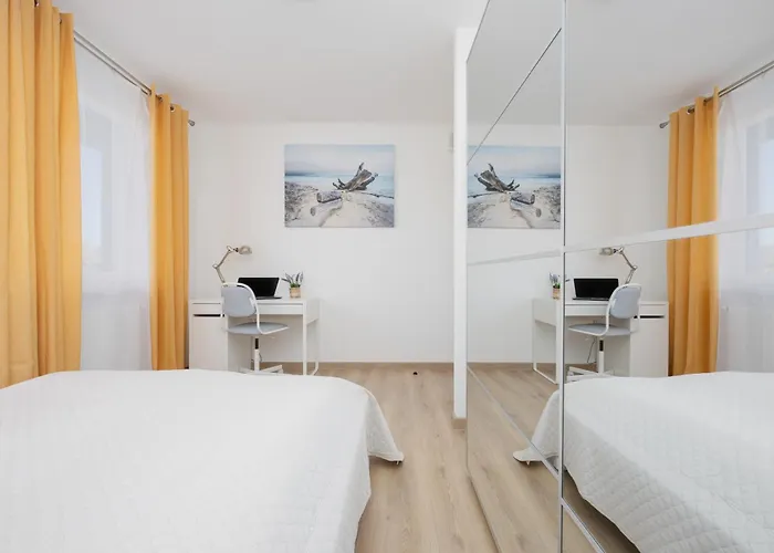 Pileckiego With Parking & Balcony By Renters