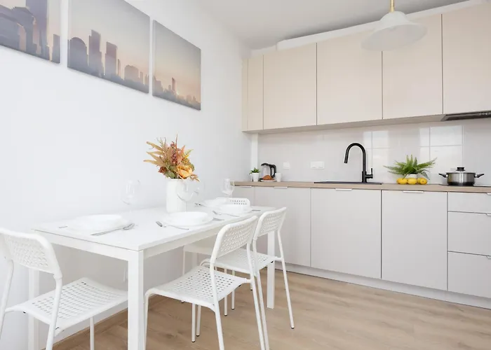 شقة Pileckiego With Parking & Balcony By Renters