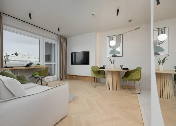 Pileckiego With Parking & Balcony By Renters وارسو