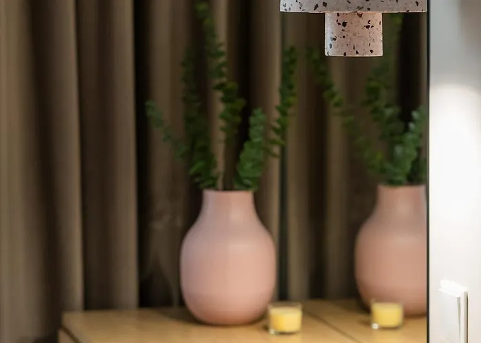 Pileckiego With Parking & Balcony By Renters شقة