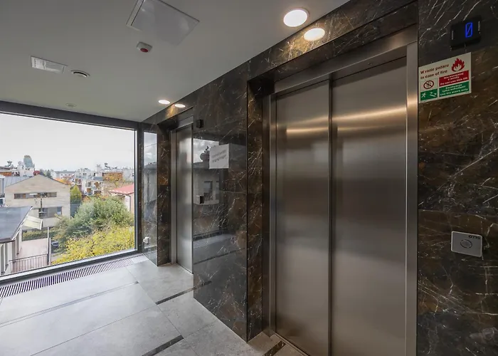 Pileckiego With Parking & Balcony By Renters وارسو