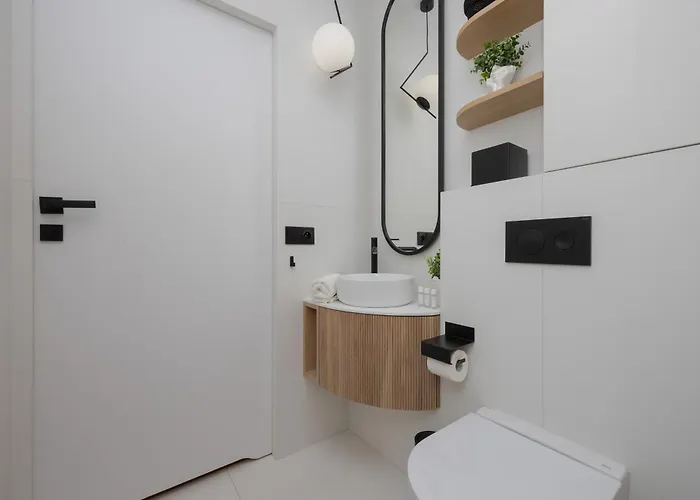 شقة Pileckiego With Parking & Balcony By Renters وارسو