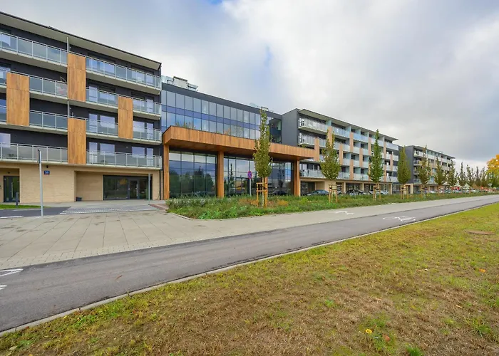 Pileckiego With Parking & Balcony By Renters شقة *