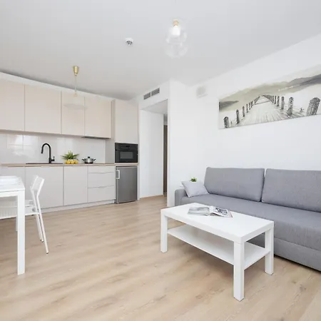 Pileckiego With Parking & Balcony By Renters * ורשה