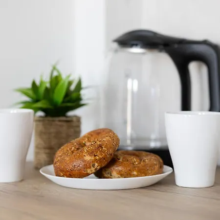 Pileckiego With Parking & Balcony By Renters דירה